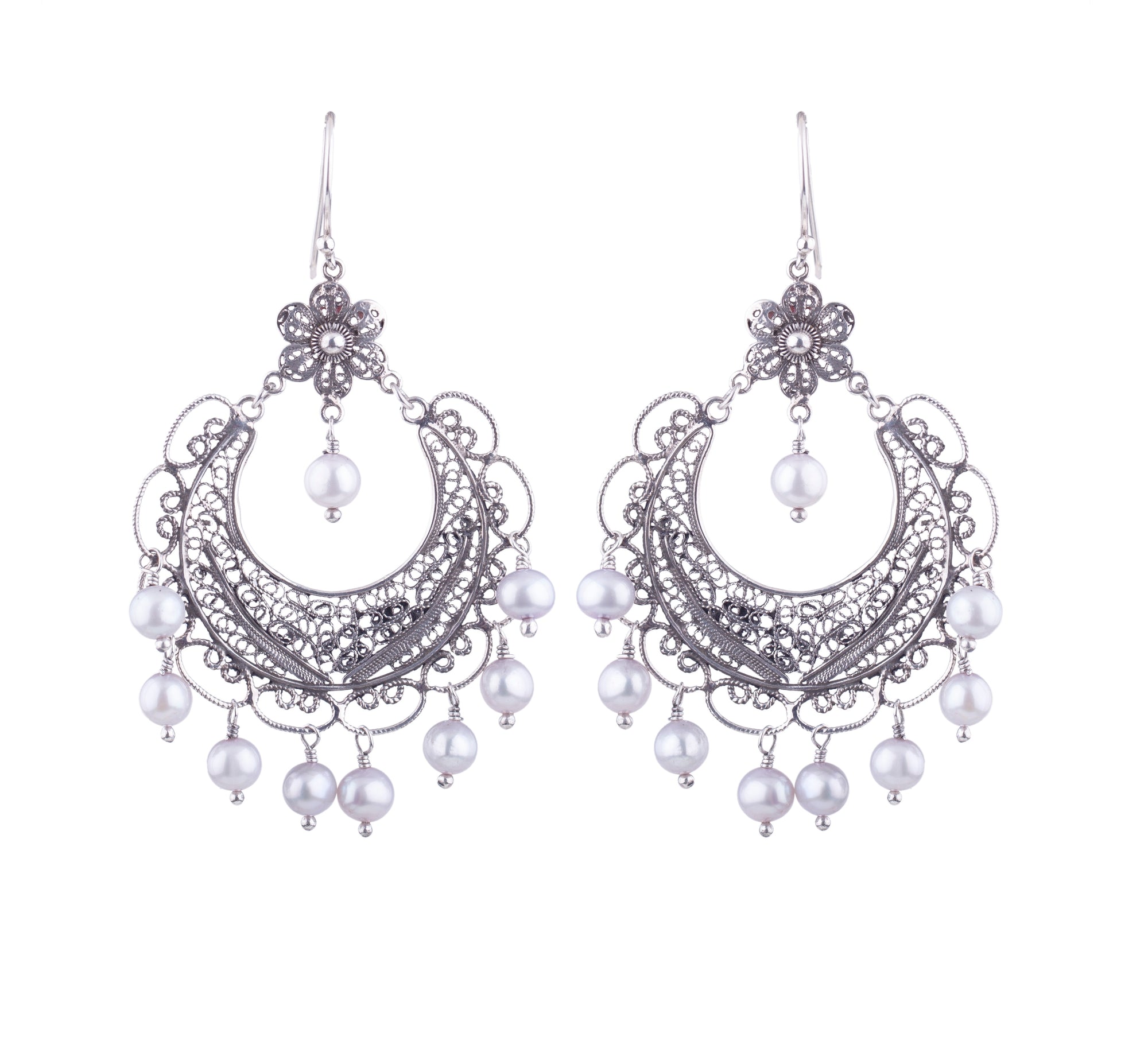 Frida chandelier earrings - Ice Blue pearls