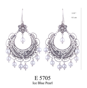 Frida chandelier earrings - Ice Blue pearls