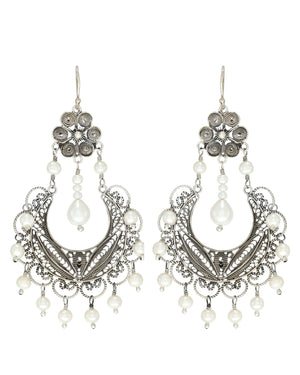 Frida chandelier earrings - White Pearls