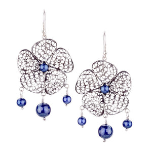 Yvone Christa_Phlox flower earrings - blue pearls_E4123