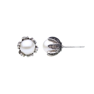 Yvone Christa_E236_White pearl_TULIIP CUP STUD EARRINGS - SMALL