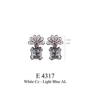 Zinnia flower earrings - Light blue