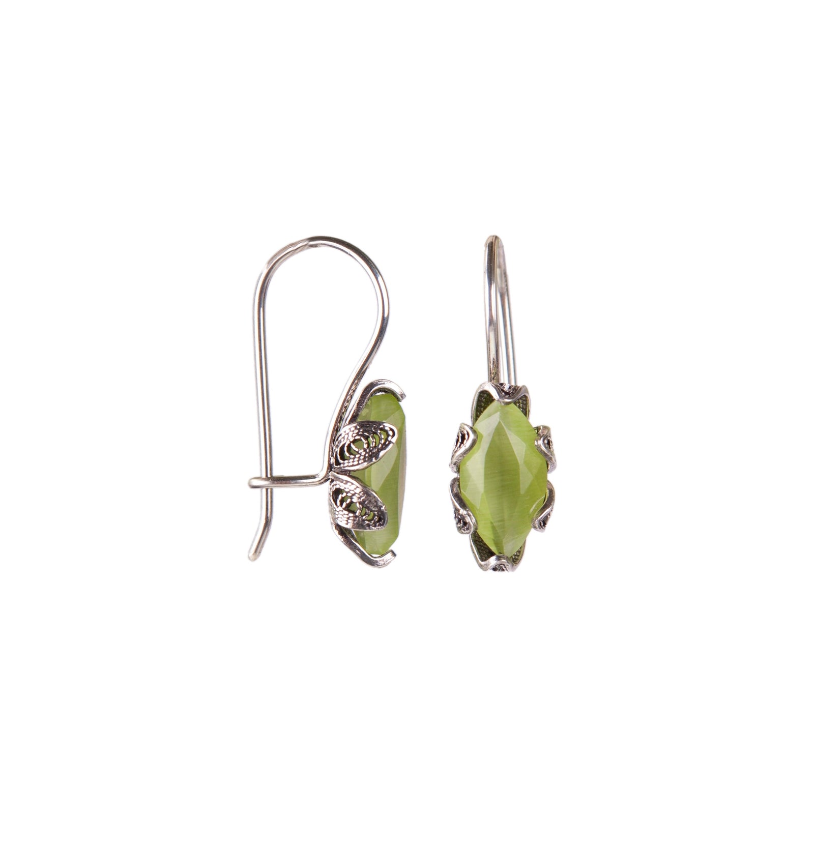Boucles d'oreilles ovales vert pâle ✿ 