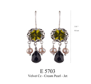 Deep Velvet  Earrings - Jet stone, Cream Pearl  ✿