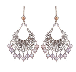 Menage à Pearl Earrings