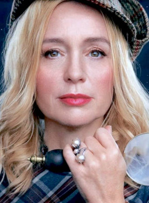 Lisa Ekdahl with the famous Yvone Christa Tulip Ring