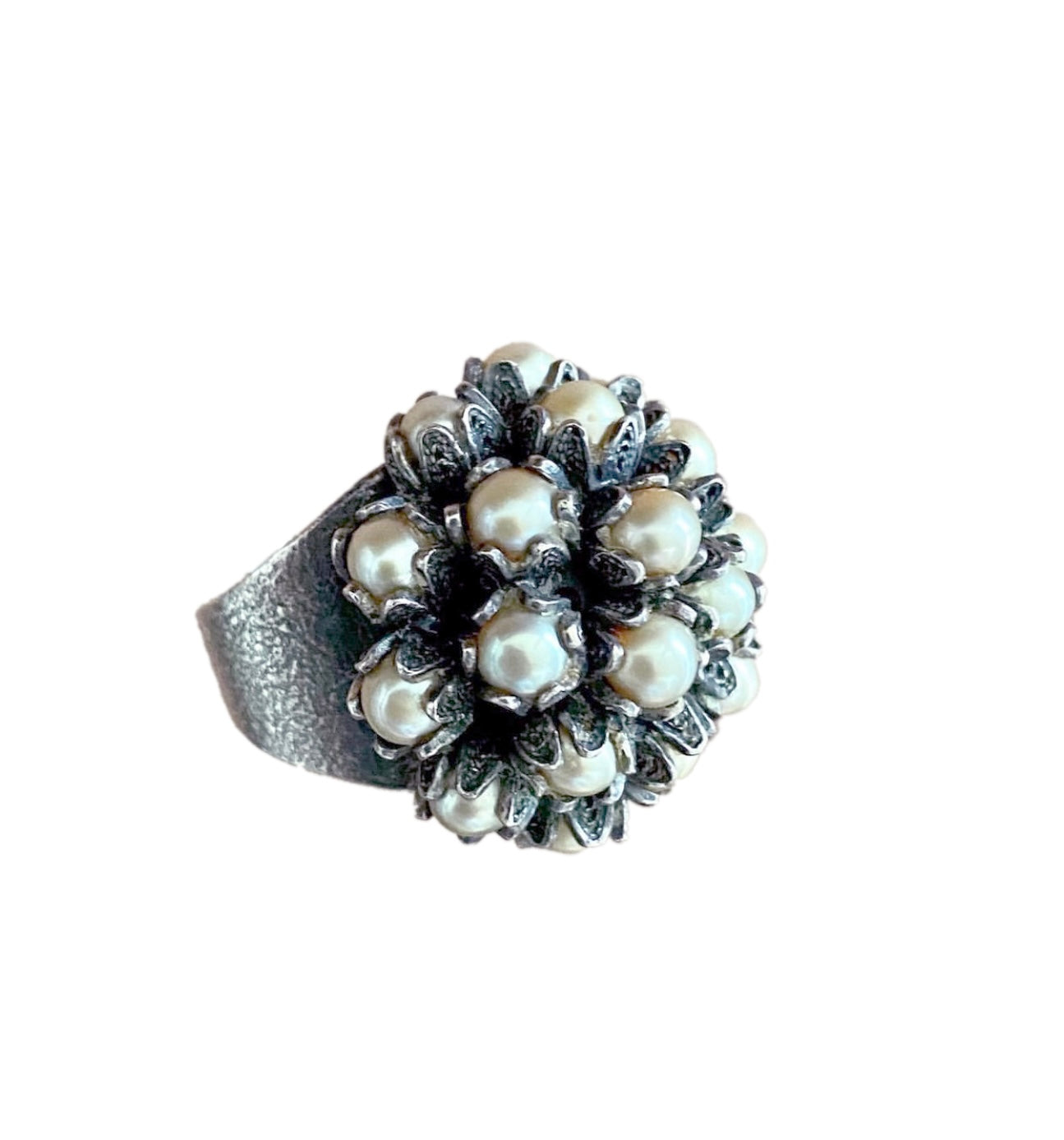 Anello a grappolo di tulipani con perle ✿ Yvone Christa