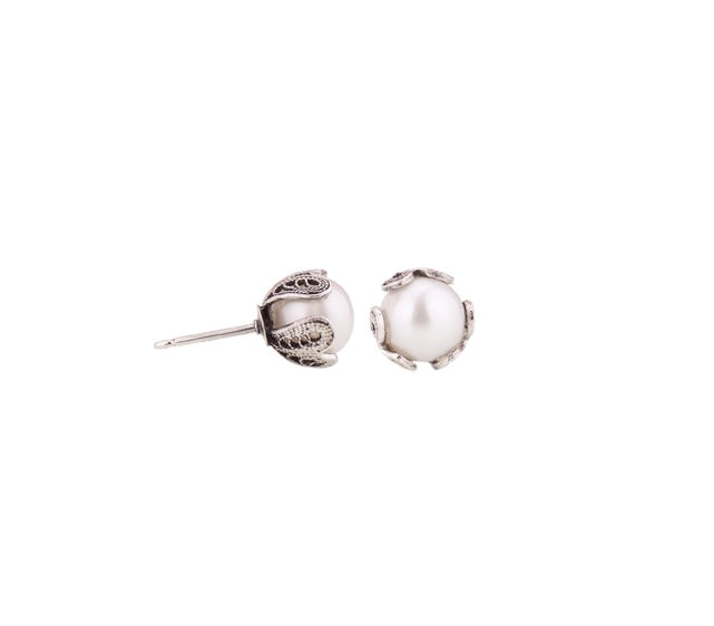 Ginkgo  Silver Pearl Studs - Medium