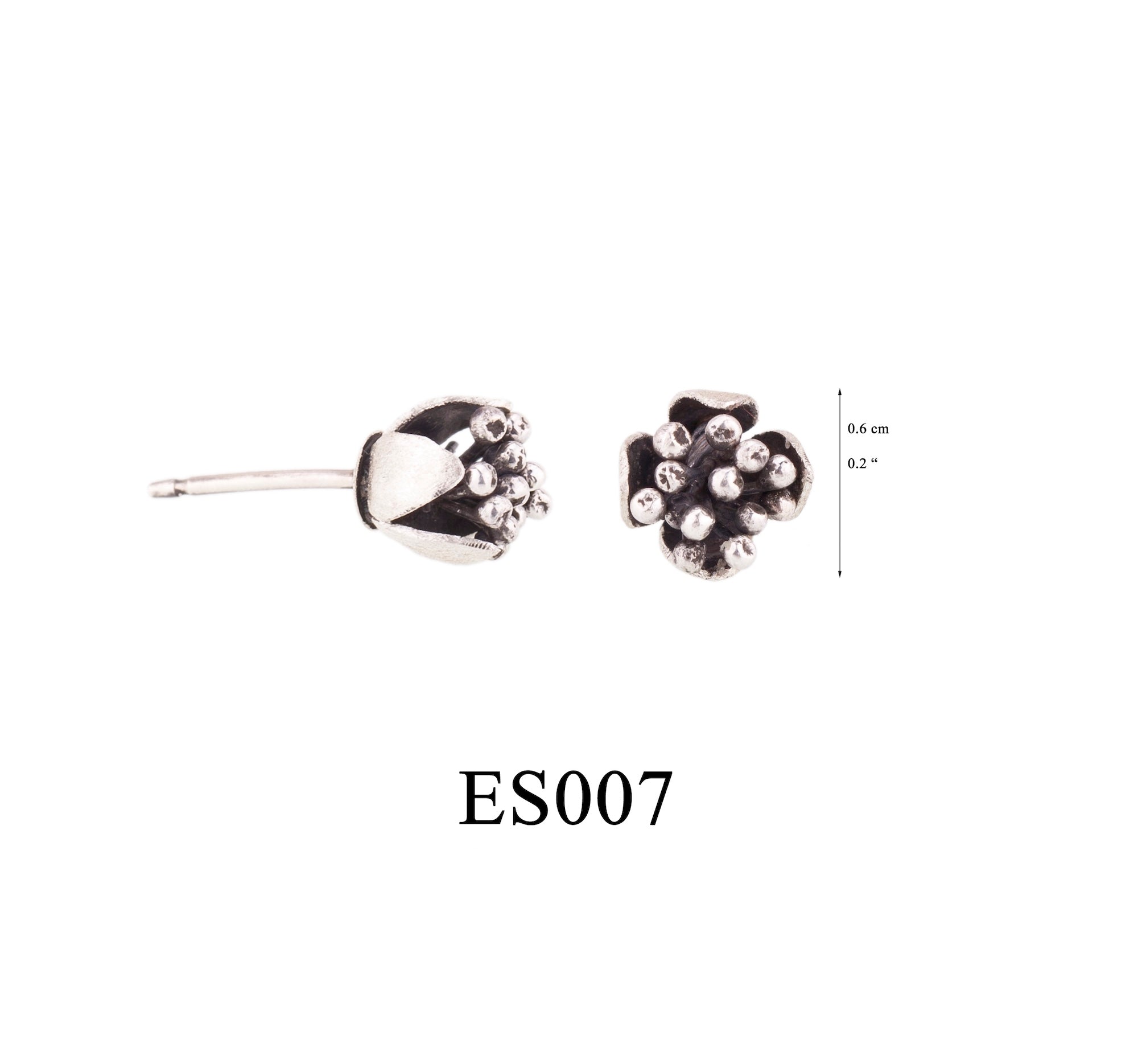 Tulip cup stamen stud earrings -