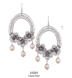 Edelweiss earrings - large- cream pearls
