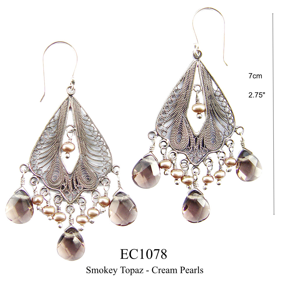 Boucles d'oreilles Flow Chandelier avec topaze fumée et perles crème 