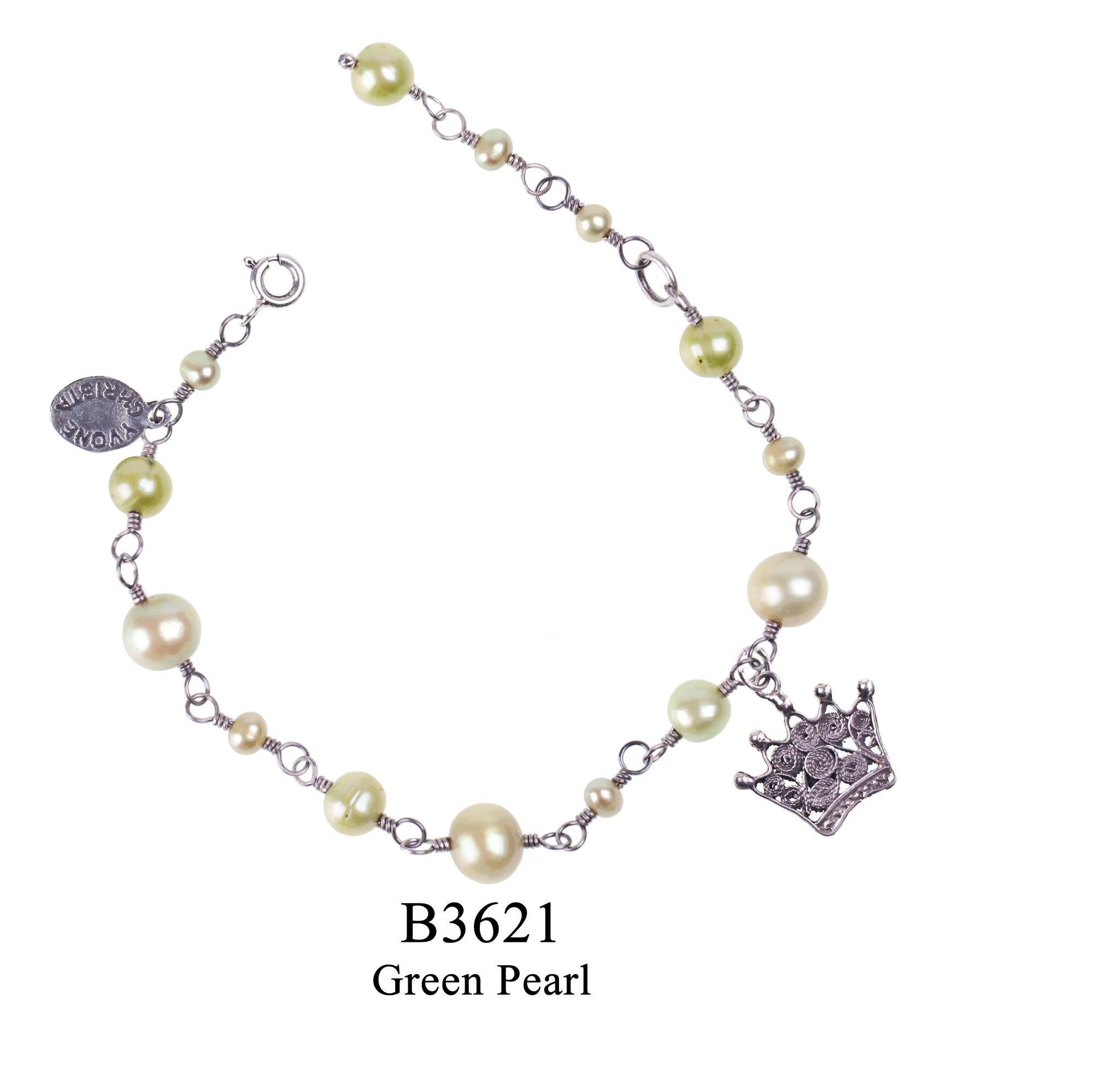 Royal bracelet with green pearls