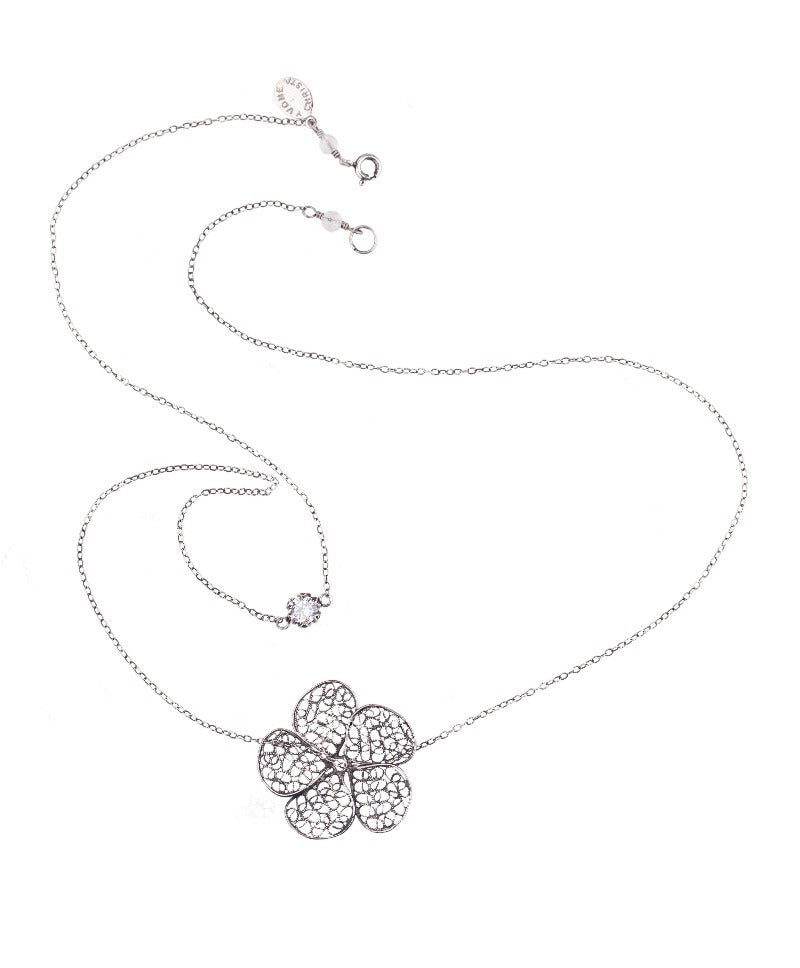 Collier flottant de grandes fleurs de Phlox 