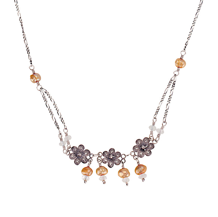 C476 DAISY FLOWER NECKLACE by Yvone Christa