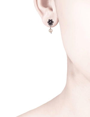 Rosebud earrings - champagne pearl