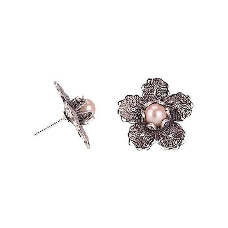 Yvone Christa_Rosehip stud earrings_E1031