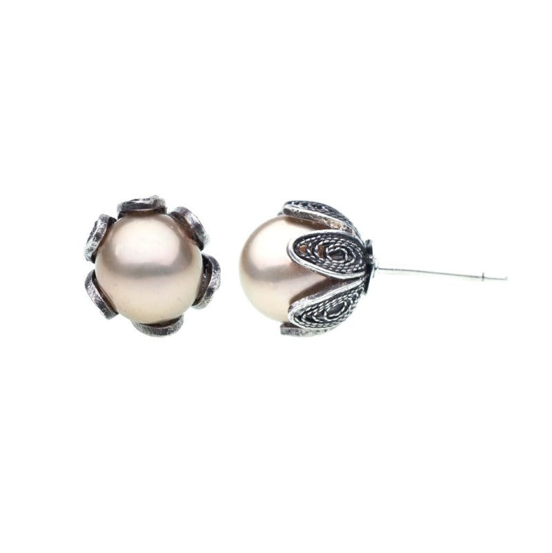 Yvone Christa_TULIP CUP STUD EARRINGS - CREAM PEARL - SMALL_E236
