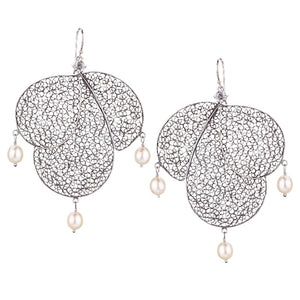 YVONE CHRISTA_OVERSIZED PHLOX PETAL EARRINGS WITH CHAMPAGNE PEARLS_E4133