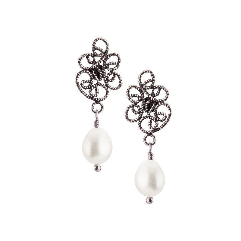 YVONE CHRISTA_WHITE PEARL DROP EARRINGS_E4182