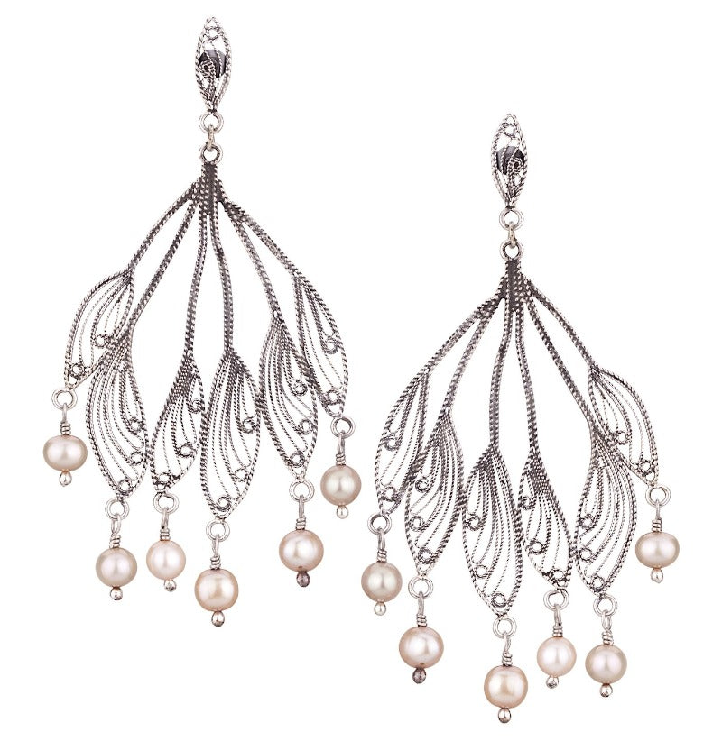 Yvone Christa_ROMANTIC FILIGREE EARRINGS WITH DANGLING CREAM PEARLS_E4245