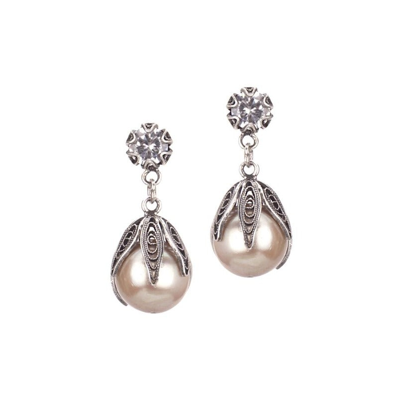 TULIP PEARL DROP EARRINGS_E4303 by Yvone Christa