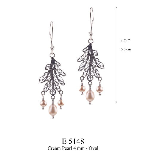 Boucles d'oreilles feuille de chêne - perles roses - petites 