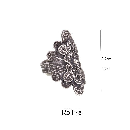 Diamond flower filigree ring