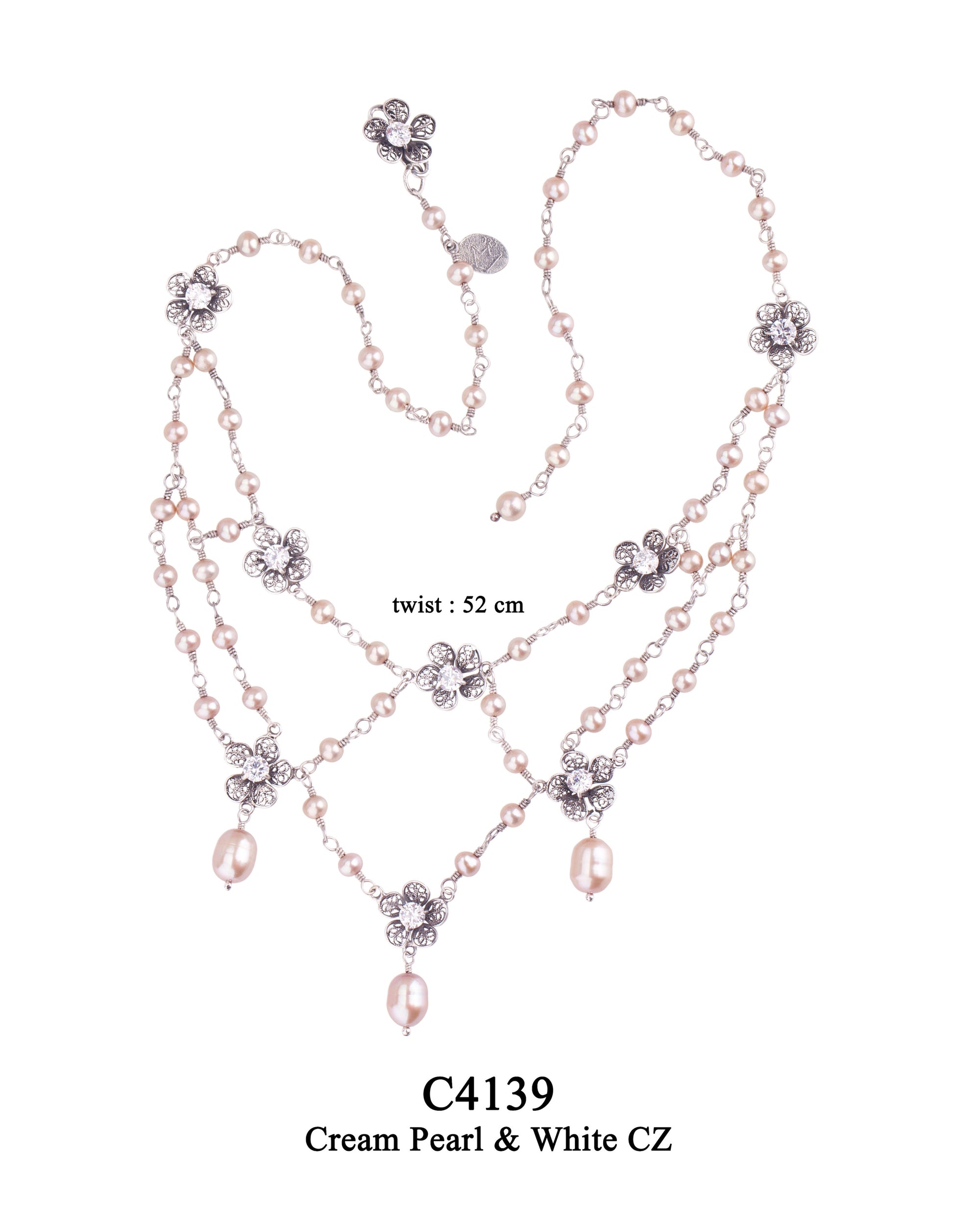 Collana color crema e brillante ✿ 